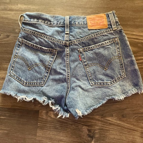 Levi's Blue Denim Size 25 Shorts - Picture 2 of 6
